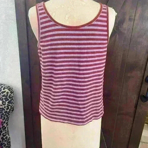 No Label Cute knit button front tank top size Small - Picture 3 of 4